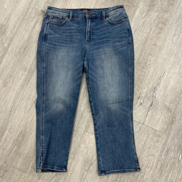 Not Your Daughters Jeans Light Wash Skinny Jeans - Size 12 crop - Picture 1 of 3